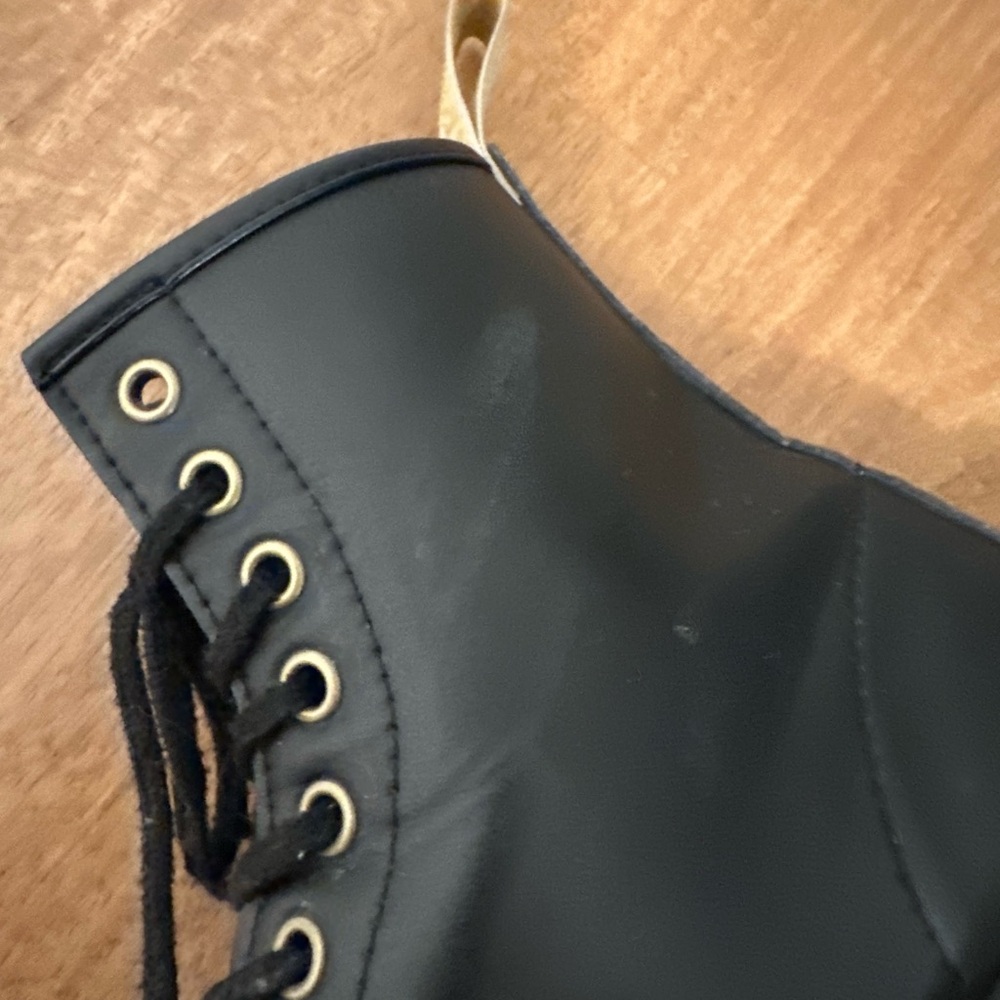 GUC Dr. Martens Black Leather Combat Boots–US 7M/8L - Picture 4 of 7